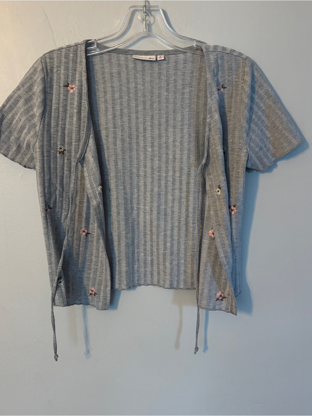 SO Girls' Gray Short-Sleeve Knit Cardigan with Pink Flower Accents
